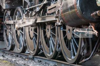 Wheels, connecting rods and mechanism of a 9F steam loco